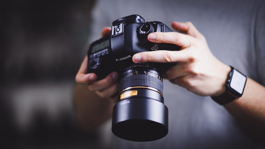 Pros and Cons of Renting Camera Equipment | Online file conversion blog
